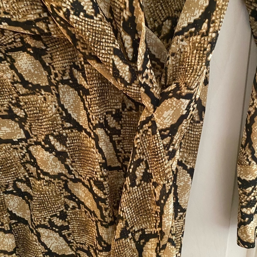 🍄Snake Print Tunic - Picture 5 of 5